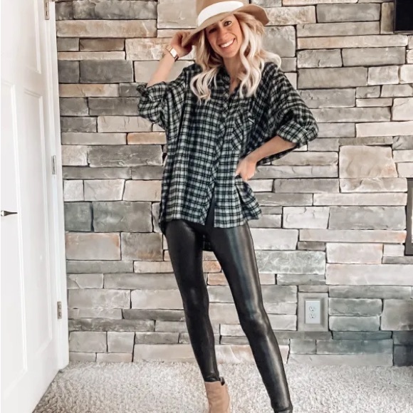 Cute & Sexy Fall Outfit with Faux Leather Leggings ISO - Picture 7 of 8